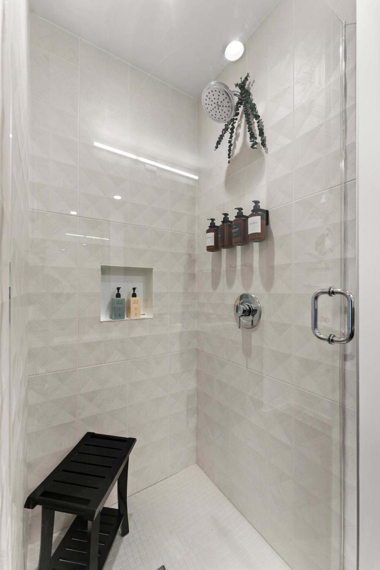 Luxe 2br Near Common With Pool *