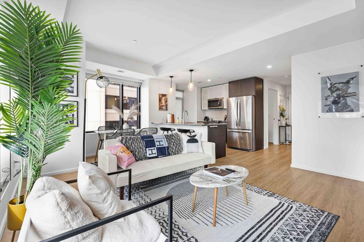 Luxe 2br Near Common With Pool *